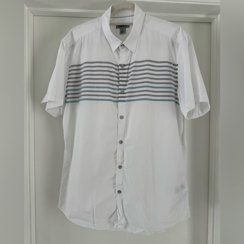 DKNY short sleeve casual men’s shirt. Brand new without tags. L